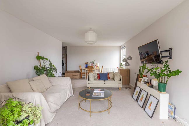 Double Room in 2-Bed Flat | June 2026 Main Photo