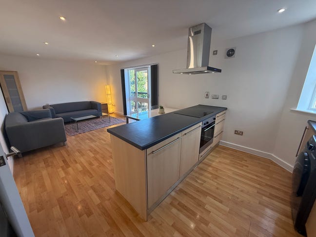 Spacious Two Double Bed Flat - Zones 1 and 2 Main Photo