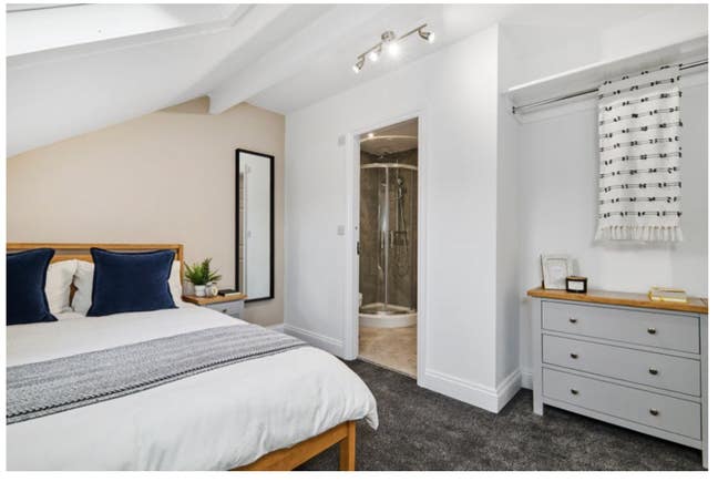 One month sublet (June) in super cheap house  Main Photo