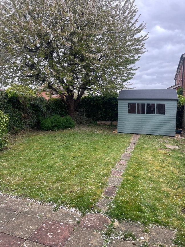 Live Out Landlord , Double Room ,Bills Incl Main Photo