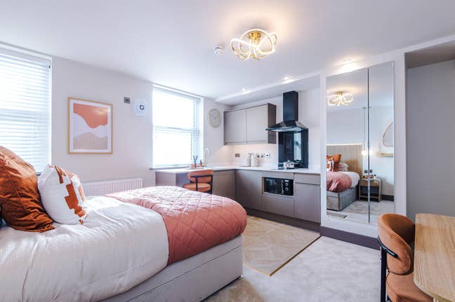 Premium Studio | All Bills Included | Central  Main Photo