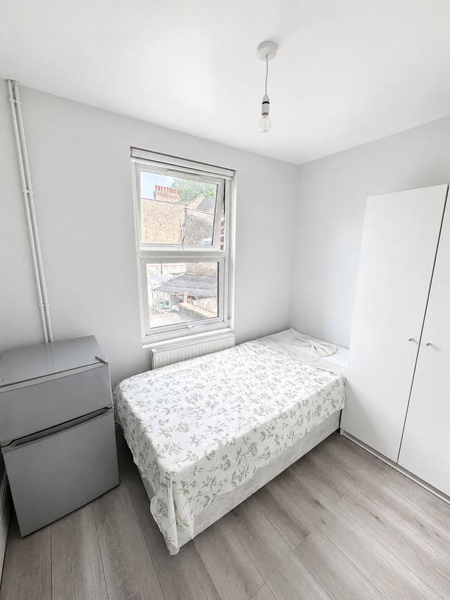 Modern Single Room | Seven Sisters N15 | Bills Inc Main Photo