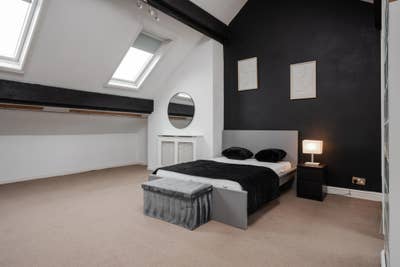 Unique Double Room on Anfield Road! Main Photo