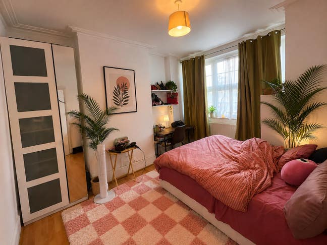 Sunny and Spacious Double Available  👀 Main Photo