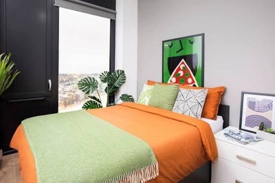 10th Floor Ensuite Room – Battery Park Birmingham Main Photo