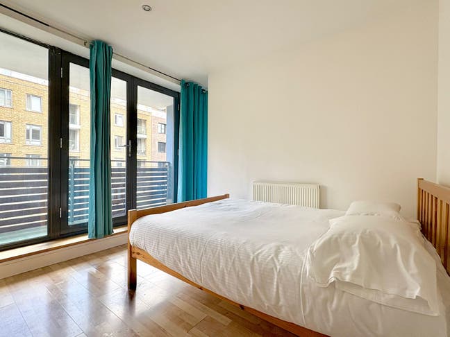 🏡Stylish 1-Bed Flat w/ Extra Office Room BILLS IN Main Photo