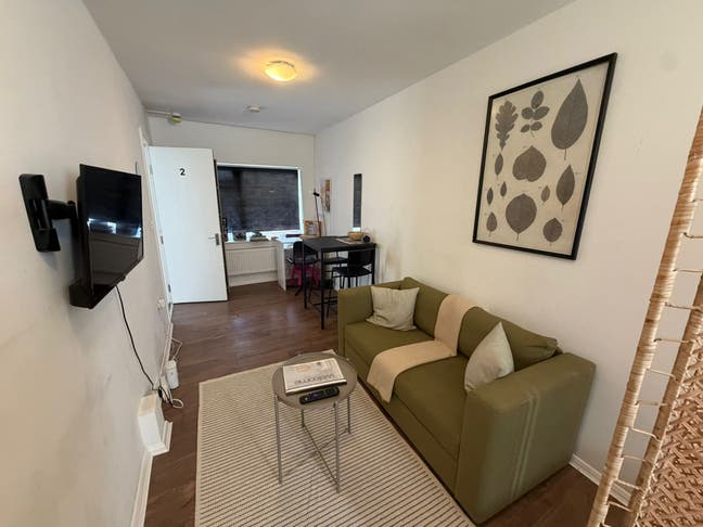 Stylish Self-Contained Studio Flat – NW4 Main Photo