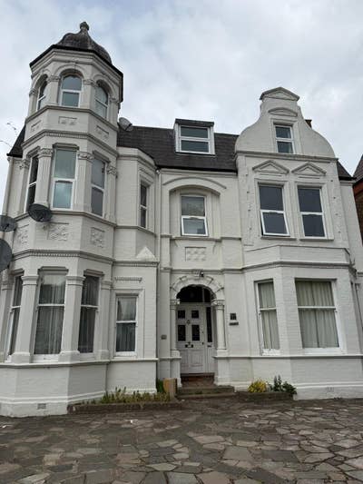 Madeley road Main Photo