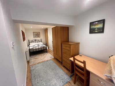 Spacious Double Room in Stamford Home – bills incl Main Photo