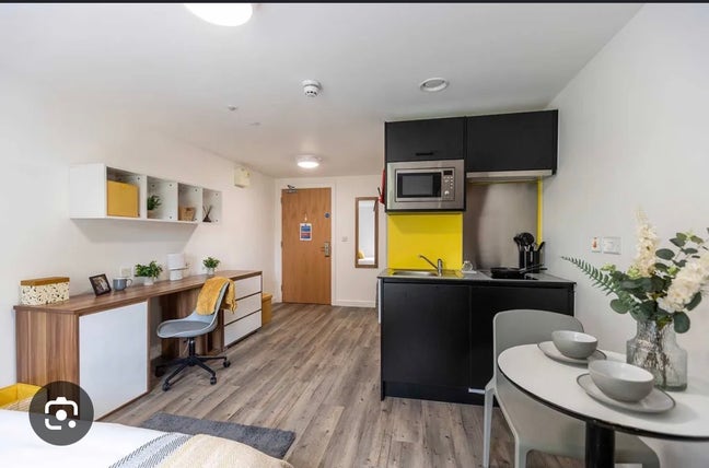 Studio Flat Available from September  Main Photo