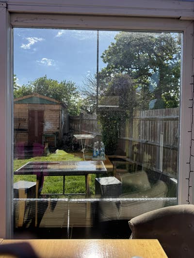 Large single room to rent for summer Main Photo