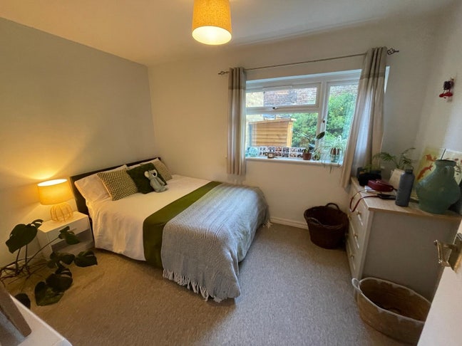 Lovely Double Bedroom in Hove 🌿 Main Photo