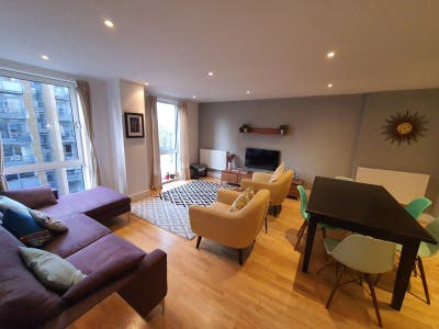 ✨ Bright Double Room w/ Living Room | Canary Wharf Main Photo