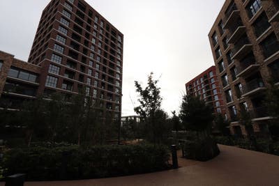 Luxury Room - Canada Water_ New Modern Building Main Photo