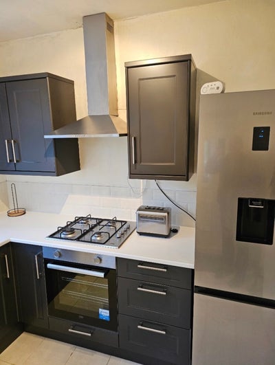 3 bed family home Main Photo