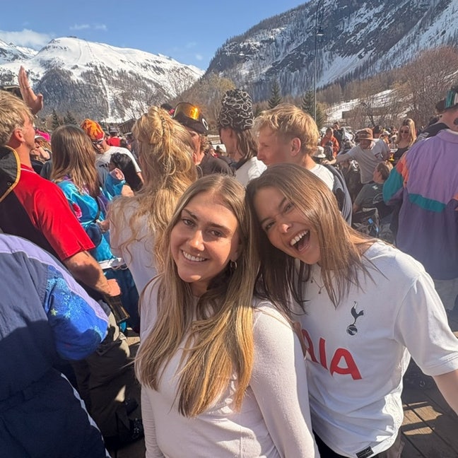 Hi! I’m 23 and moving to Leeds to start a g... Main Photo