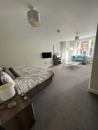 Large Double Room w/ Ensuite in Balham - Bills Inc Main Photo