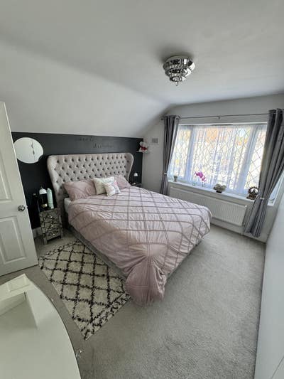 Rooms for rent (single or double) Main Photo