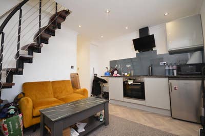 1 Bedroom Flat - Ilford  Main Photo