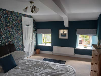 Room available in 2 bedroom house Main Photo