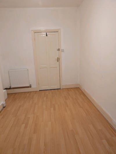 Room for rent  Main Photo