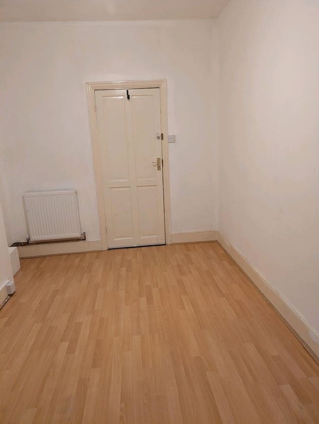 Room for rent  Main Photo
