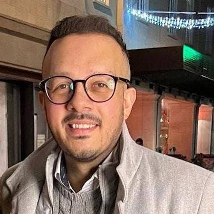 I am a professional male, aged 46, looking f... Main Photo