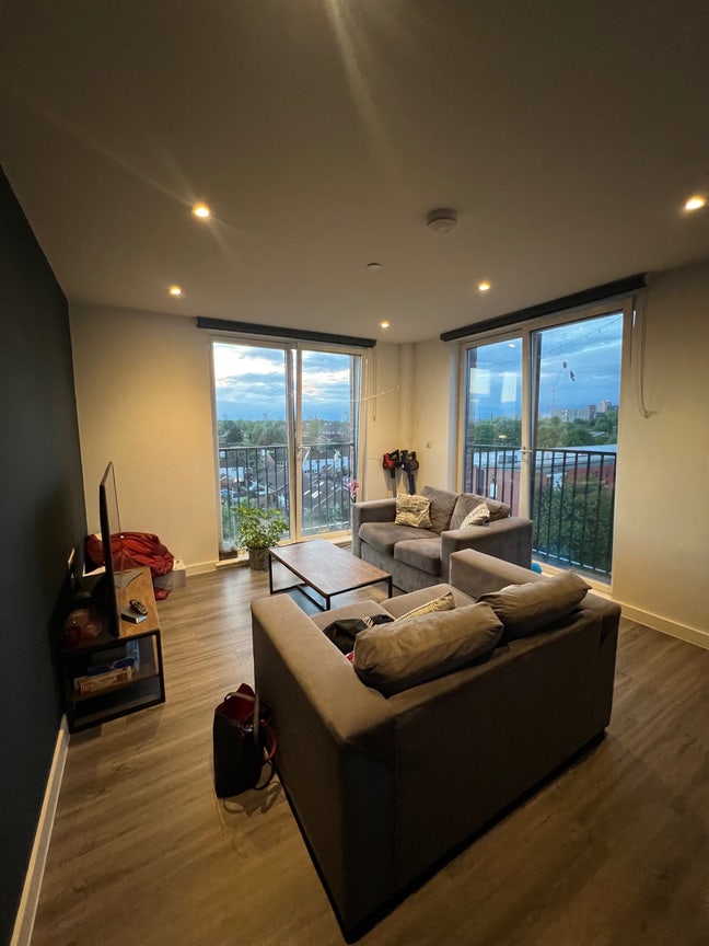 🌿Female Flatmate Wanted - Double Room Available🌿 Main Photo