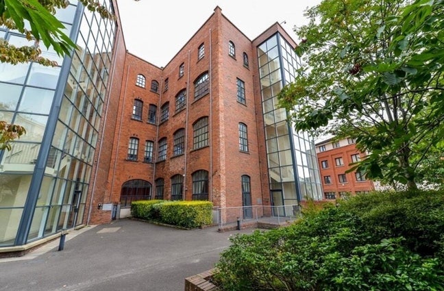 Double room in two bed apartment Main Photo