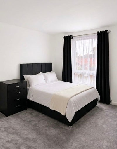 Spacious Double Room Available - Bills Included Main Photo
