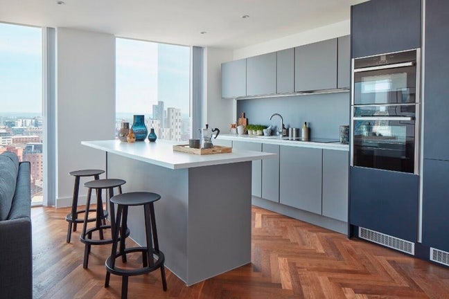 Spacious Double Room in Luxury 3-Bed Apartment Main Photo