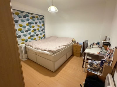 Bright double bedroom in SE16 area Main Photo