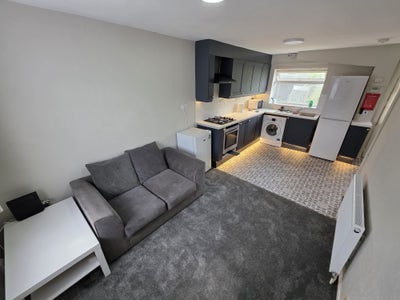 Shared House | No Rent | All Bills Included Main Photo