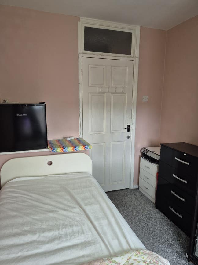 Single or Double Room Available | Bills Included Main Photo