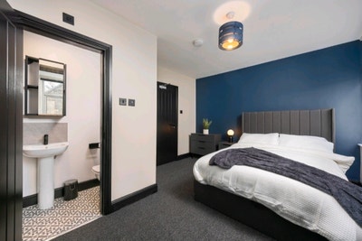 En Suite,Premium rooms, Bills Inc, transport, Uni Main Photo
