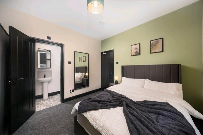 En suite rooms,BILLS INC. Eccles, Salford, Swinton Main Photo