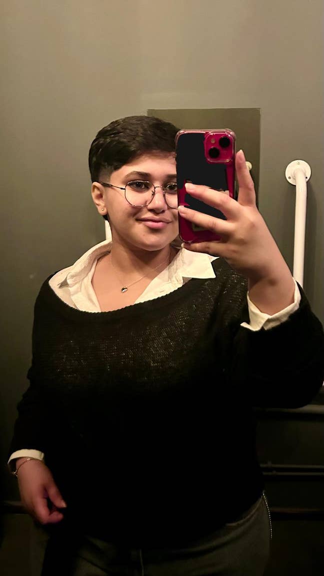 Looking for a flatshare in London (; Main Photo