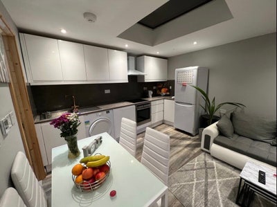 Beautiful one bed flat &pound;1500 all bills included  Main Photo