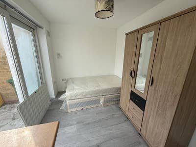 Brand New  Double Studio Dagenham  Main Photo