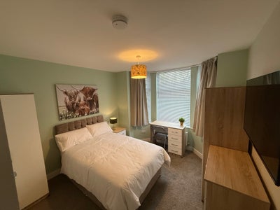 Ensuite double room with ensuite fully furnished  Main Photo