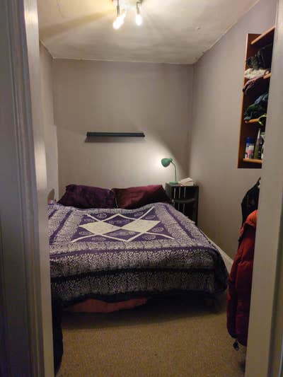 Looking for 2 Flatmates! Main Photo