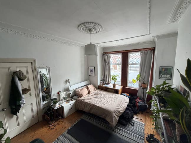 Large Double Room in top location Main Photo
