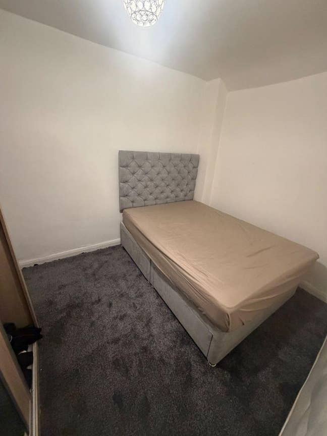 Double Room in Clean 3-Bed House – M18 8WL | Bills Main Photo