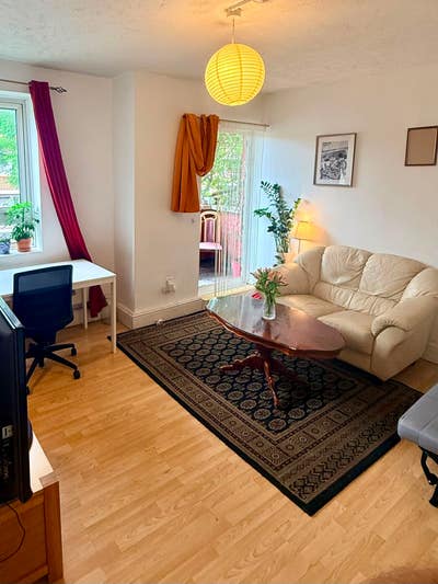 DOUBLE in Brick Line (E1) w/ LivingRoom & Balcony Main Photo
