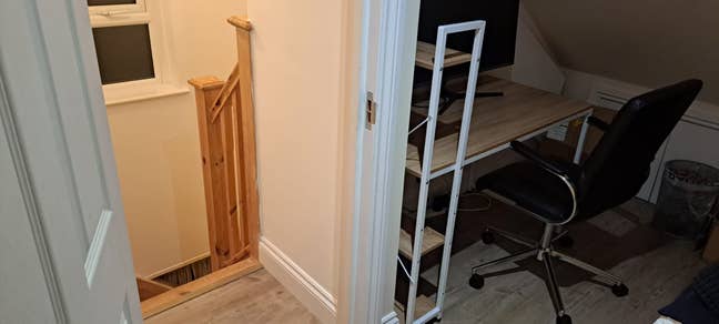 Studio Apartment to rent Main Photo