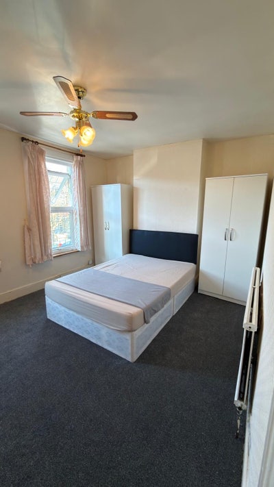 ✨ 🛌 Master Double Room to Let in - Croydon Main Photo