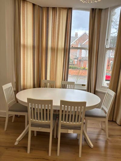 Modern Renovated First-Floor Flat in Acton Town Main Photo