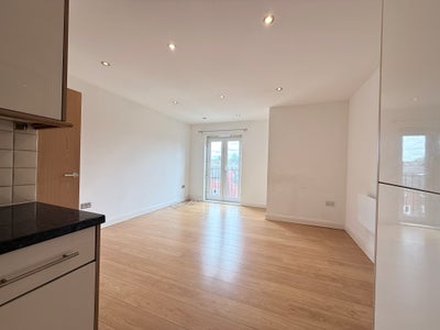 Two bed 2nd floor (TOP FLOOR) flat in Maidstone Main Photo