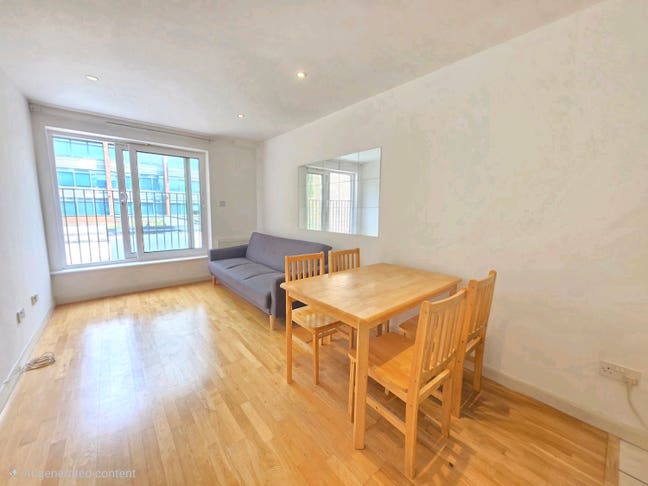 Stamford Hill: Beautiful 1-Bedroom, Private Balcon Main Photo