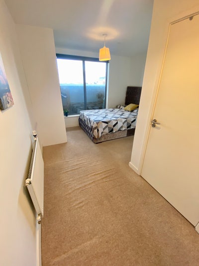 Lovely ensuite room - couples welcome  Main Photo
